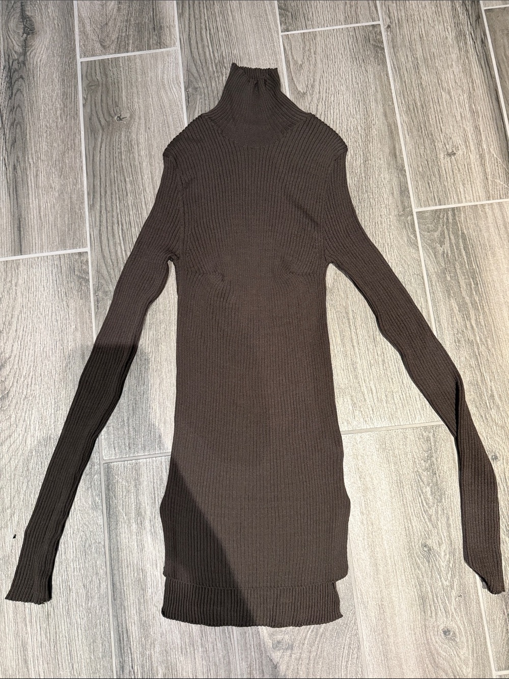 Ribbed Long Sleeve Turtleneck in Dark Brown